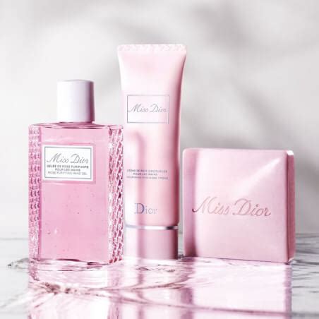 miss dior creme de rose onctueuse|Crème onctueuse pour les Mains MISS DIOR .